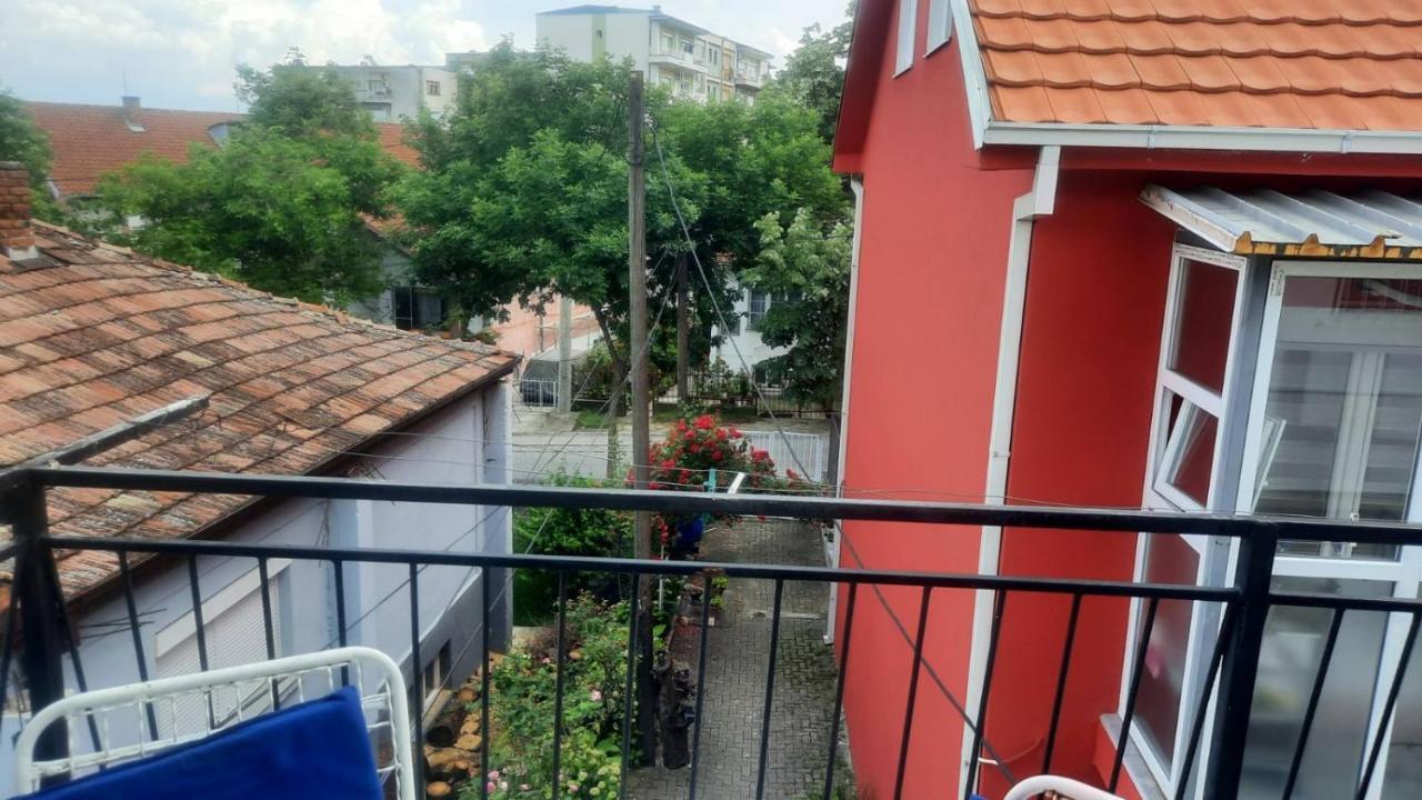 Stan Za Iznajmuvanje So Parking,Blisku Do Centar. Kumanovo Buitenkant foto